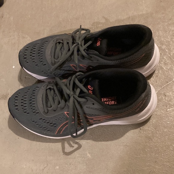 7.5 ASICS - Picture 2 of 2